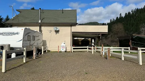 30 Amp Deluxe River View RV Site — image 2 of 6