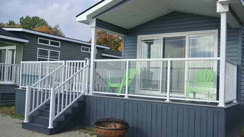Luxury Lakefront Cottage 2 Bedroom — image 2 of 8