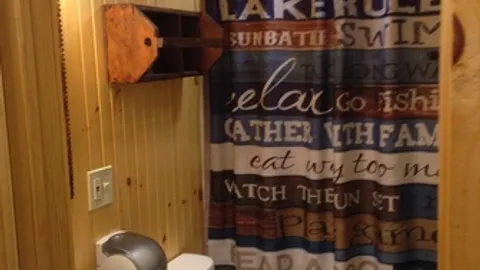 Bear Den Cabin — image 6 of 6