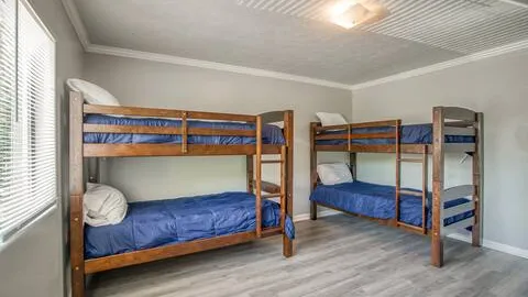 2 Bedroom Cottage — image 2 of 5