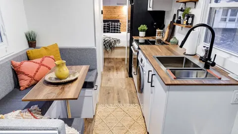 Tiny Home Cottage - The Bear Den — image 7 of 7
