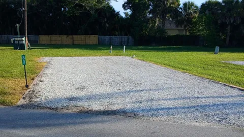 Full Hookup RV Site — image 6 of 6