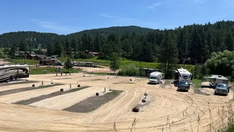 Upper Deluxe RV Creekside Sites — image 1 of 4