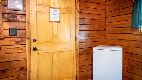 Camping Cabin — image 2 of 11