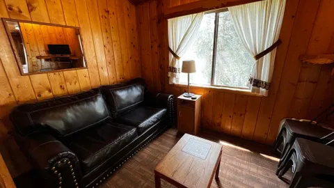 Cabin 05 Premium 2-Bedroom — image 2 of 6