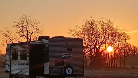 Back-in Full Hook-up RV Site — image 2 of 5