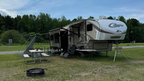 20/30/50 Amp Deluxe Pull-Through RV Site — image 1 of 1