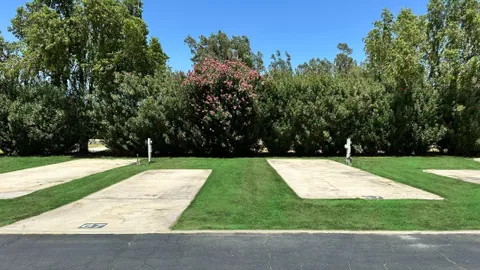 B Standard Grass RV Site — image 1 of 2