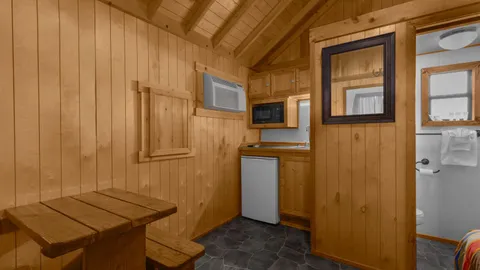 Deluxe Cabin - Full Bed — image 7 of 7