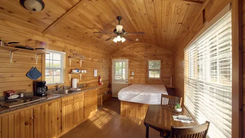 Pet Friendly Studio Cottage — image 3 of 3