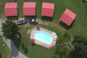 Red Arrow Resort – photo 2