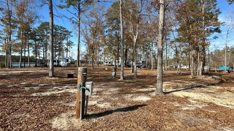 30/50 Amp Waterview RV Site — image 2 of 2