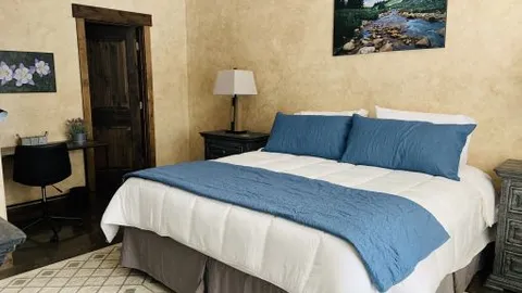 Riverbend Suite — image 2 of 4