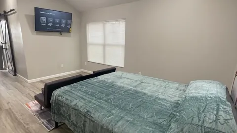 Prevost Cabin - Standard 1 Bedroom — image 2 of 21