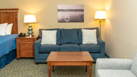 1 King Bed ADA — image 2 of 6