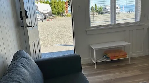 Cabin 3 - 1 Bedroom & pull-out sofa — image 5 of 5