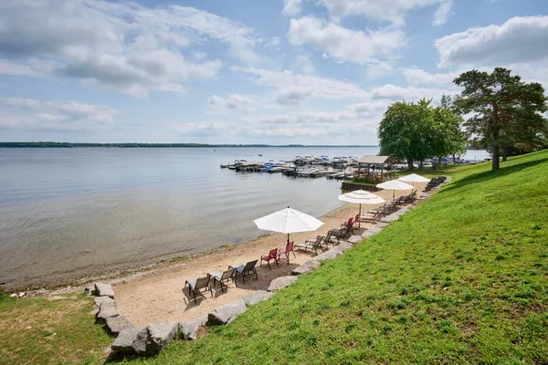 Bobcaygeon Shores Cottage Resort – photo 1