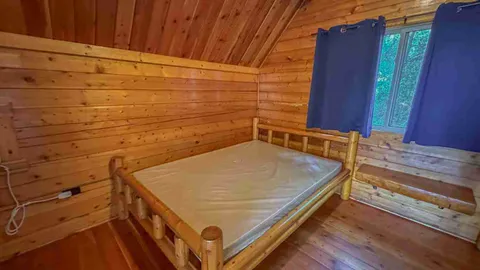 One-Room Cabin — image 12 of 12