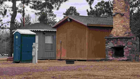 Brown Cabin (3 People) — image 11 of 11