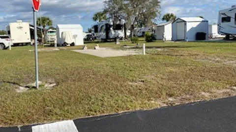 Corner Perimeter RV Site — image 1 of 1