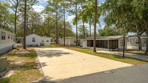Elite Full Hookup RV Site — image 3 of 3