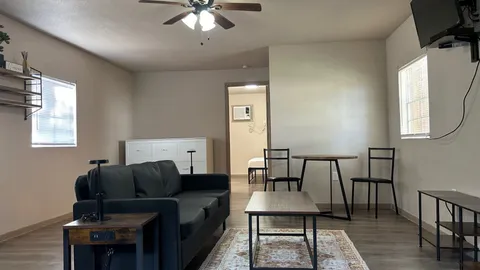 Deluxe Family Cabin — image 2 of 5