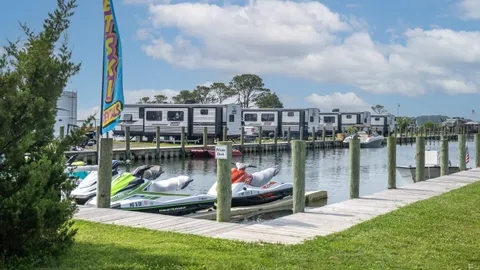 RV Rental with Dock — image 9 of 9