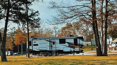 Premium Bayou, Large Back IN, FHU, PET-  RV Site — image 1 of 5