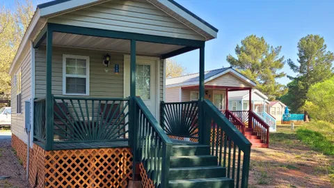 Mountainview Studio Cottage — image 1 of 3