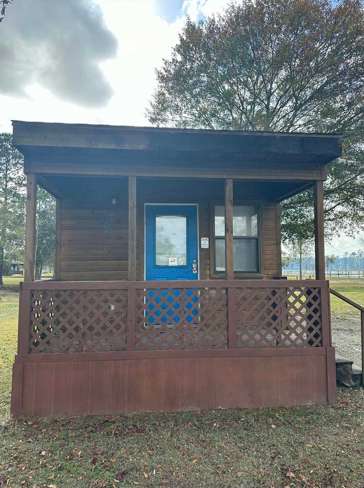 DELUXE CABIN