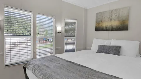 2 Bedroom Cottages - Call To Book — image 2 of 9