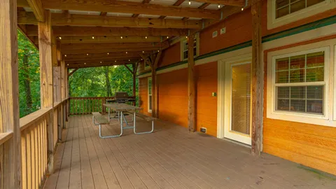 Christmas Cabin — image 2 of 10