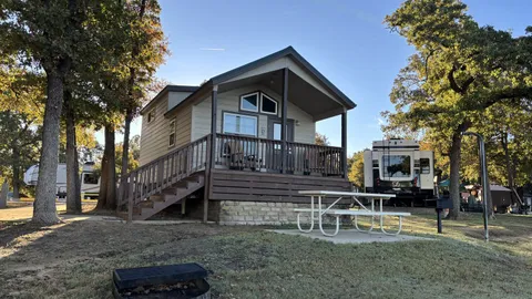 Deluxe 1 Bedroom Cabin — image 1 of 9