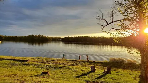 30/50Amp Deluxe Waterfront RV Sites — image 1 of 3
