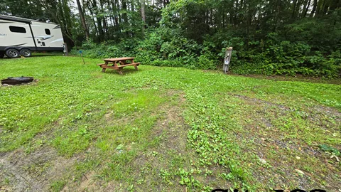 20 Amp Lake Adjacent RV Site — image 2 of 6