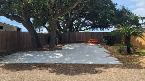 X-Large Back-In RV Site — image 2 of 3