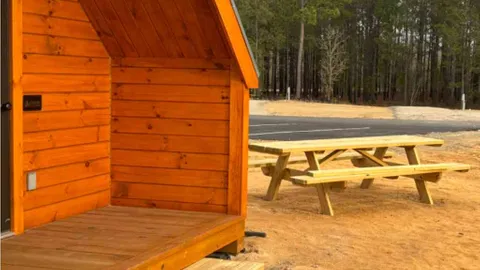 Studio Cabin — image 2 of 12