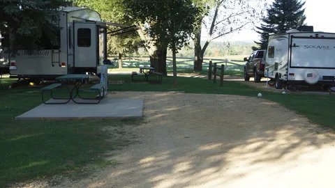 30 Amp Back-In FHU RV Site — image 2 of 5