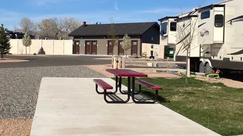 Standard, Pull-Thru RV Site — image 2 of 2