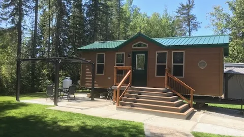 Deluxe Cabin — image 1 of 8