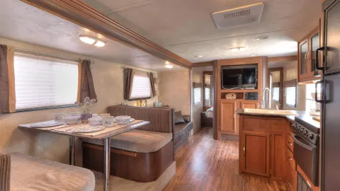 RV Rentals - RV 114 The Weekend Warrior — image 15 of 15