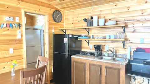 Deluxe Cabin #6 - Sleeps 6 — image 2 of 5