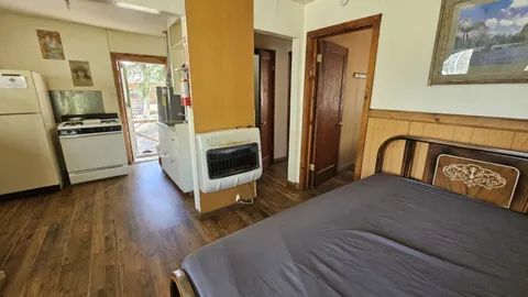 Cabin 7 (Sleeps 6) — image 2 of 11