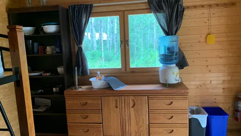 Rustic Cabin (unserviced) — image 9 of 9