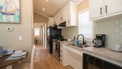Standard Rental 1 Bedroom — image 2 of 13
