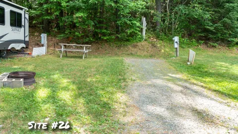 30/50 Full Hook RV Site — image 2 of 9