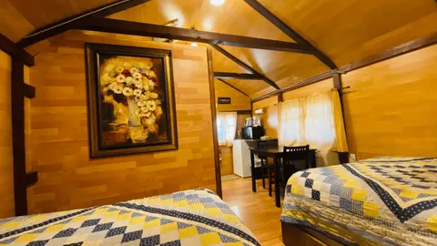 Cabin 02 — image 4 of 4