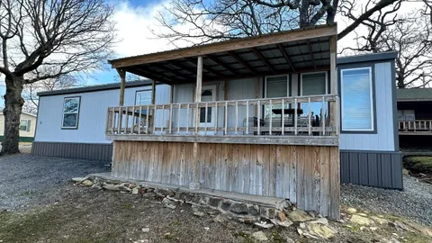 Cabin 01 — image 1 of 2