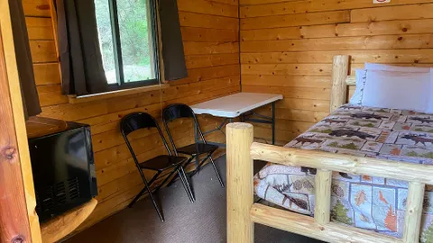 Deluxe Cabin 1 — image 5 of 5