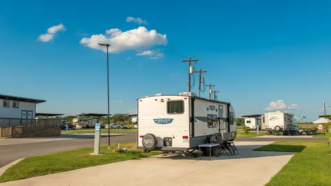 Elite Pull-Thru RV Site — image 4 of 4